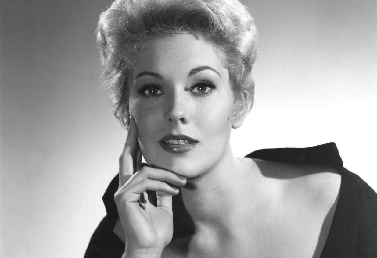 Kim Novak S Botox And Fillers Unraveling The Plastic Surgery