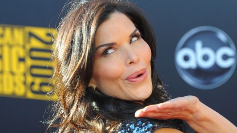 What Plastic Surgery has Lauren Sanchez gotten? Facelift, Botox, Lips ...