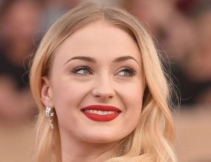 Sophie Turner's Rumored Plastic Surgeries: Rhinoplasty and Lip Fillers ...